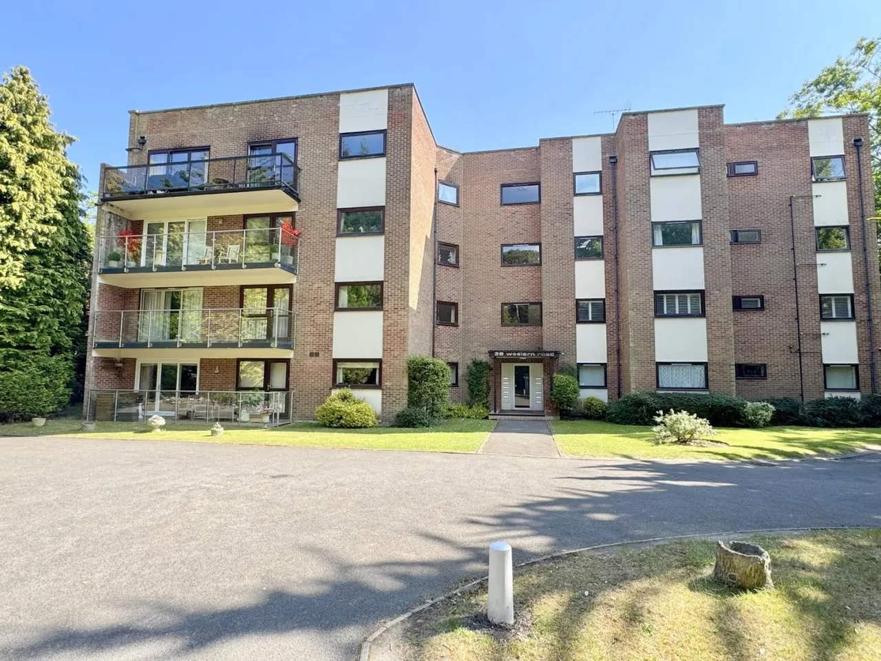 Western Road, BH13, photo 24