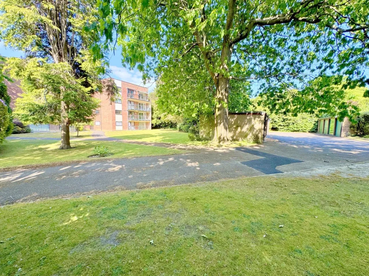 Western Road, BH13, photo 26