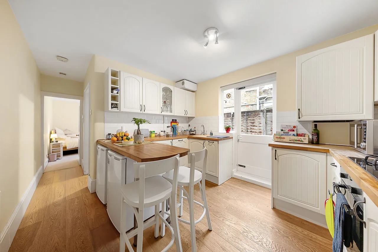 13b Emu Road, London, photo 5