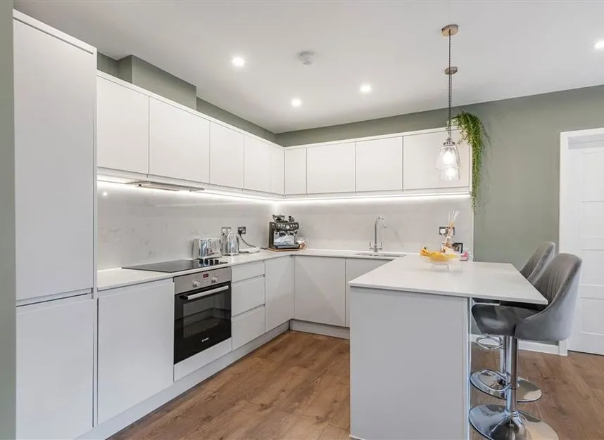 Elmtree Road, Teddington, TW11, photo 2