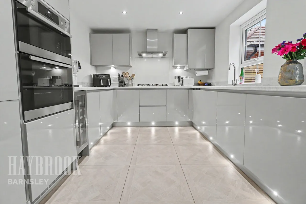 Carrs Avenue, Cudworth, photo 2