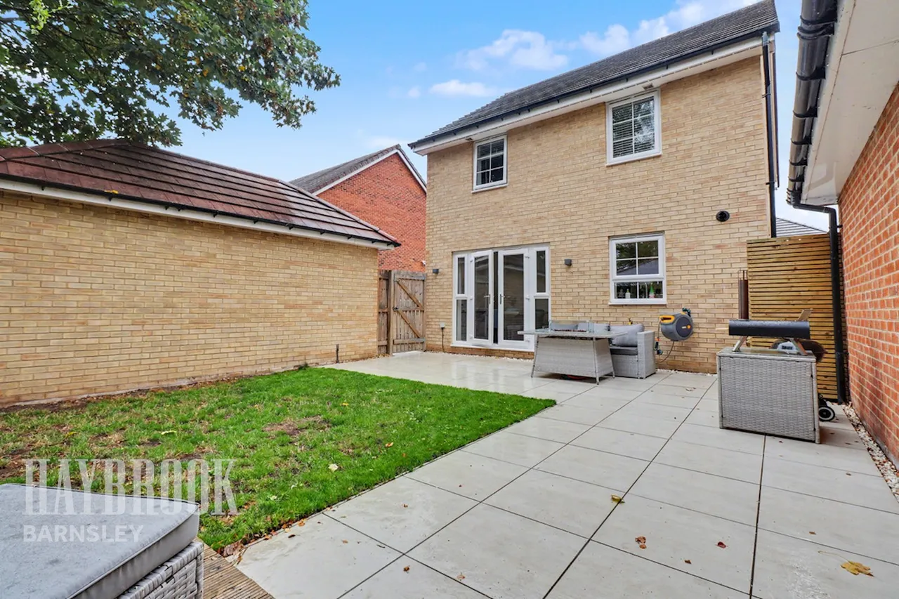 Carrs Avenue, Cudworth, photo 21
