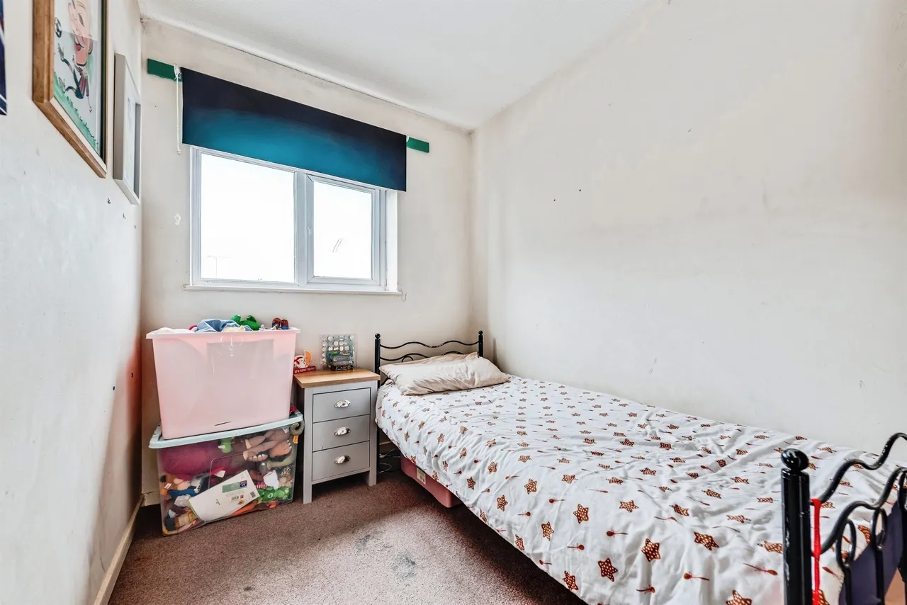 Castilian Mews, Shaw, SN5, photo 7