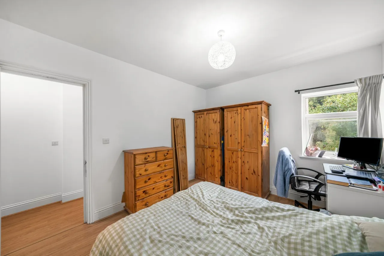 Mitcham Lane, London, SW16, photo 5