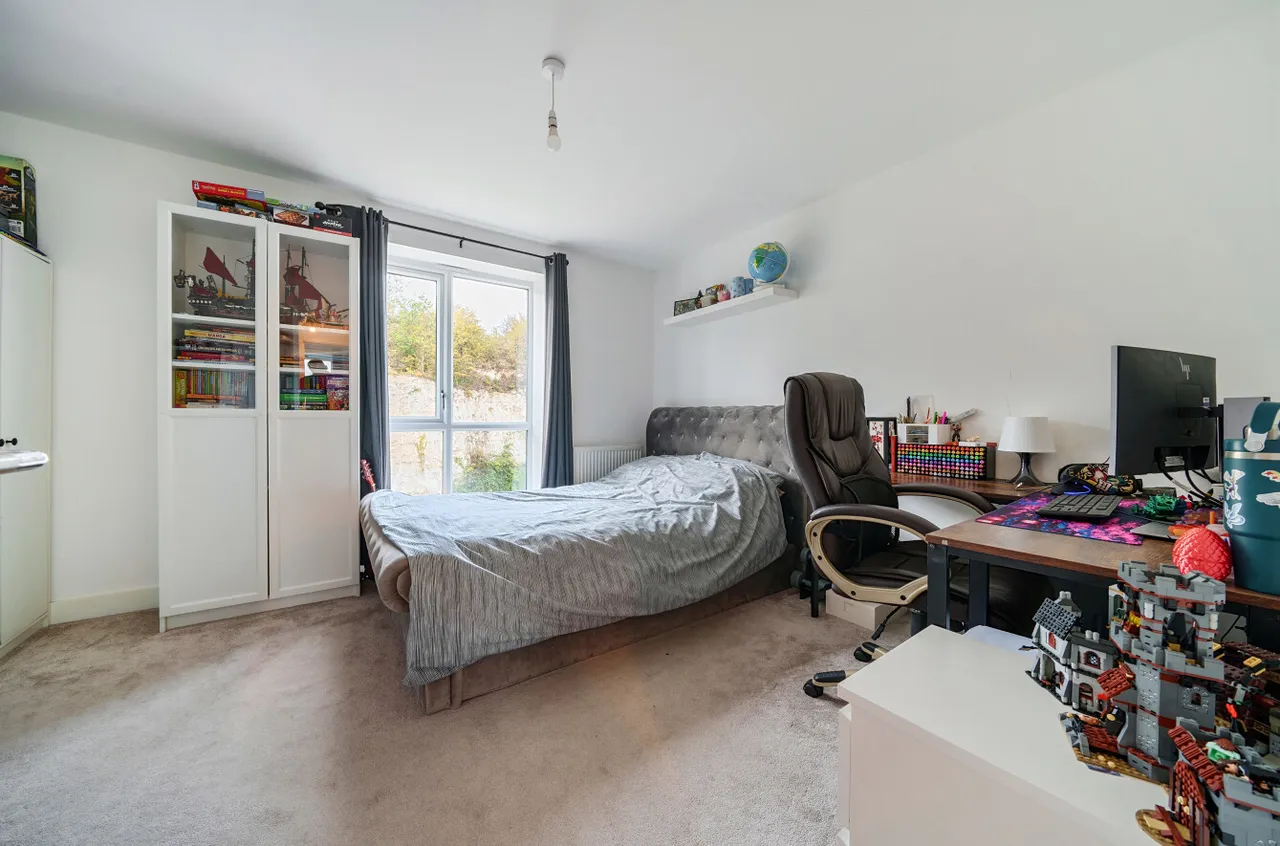 Allington Lane, Ebbsfleet Valley, DA10, photo 14