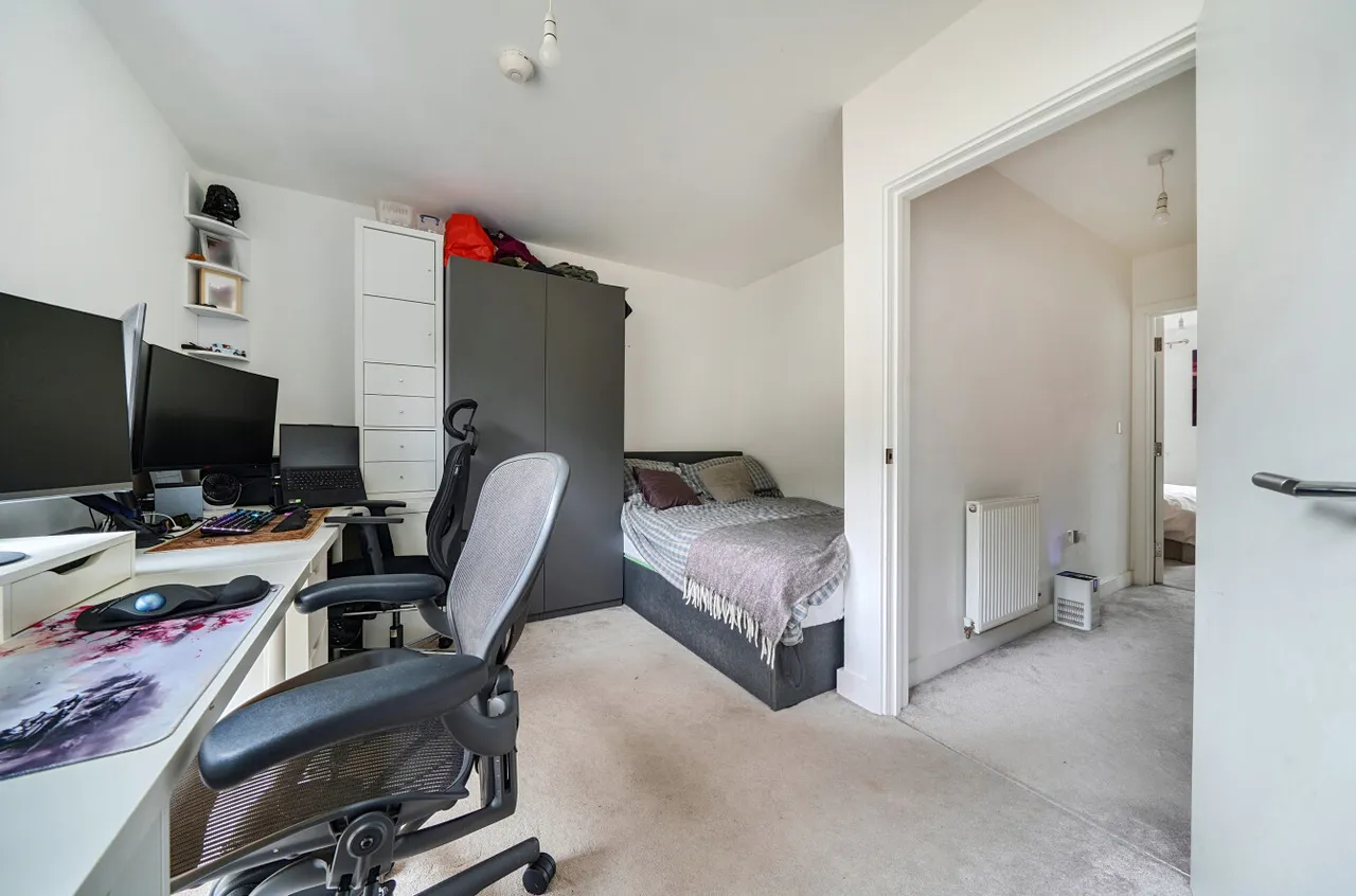 Allington Lane, Ebbsfleet Valley, DA10, photo 9