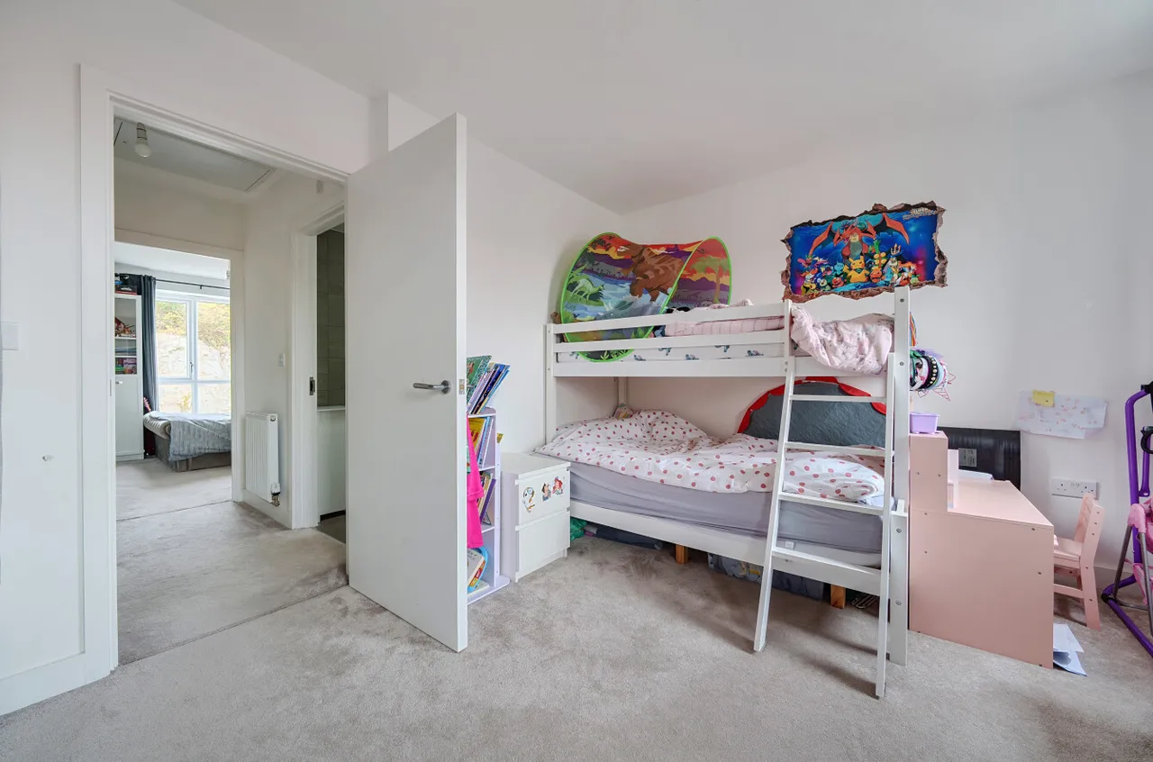 Allington Lane, Ebbsfleet Valley, DA10, photo 12