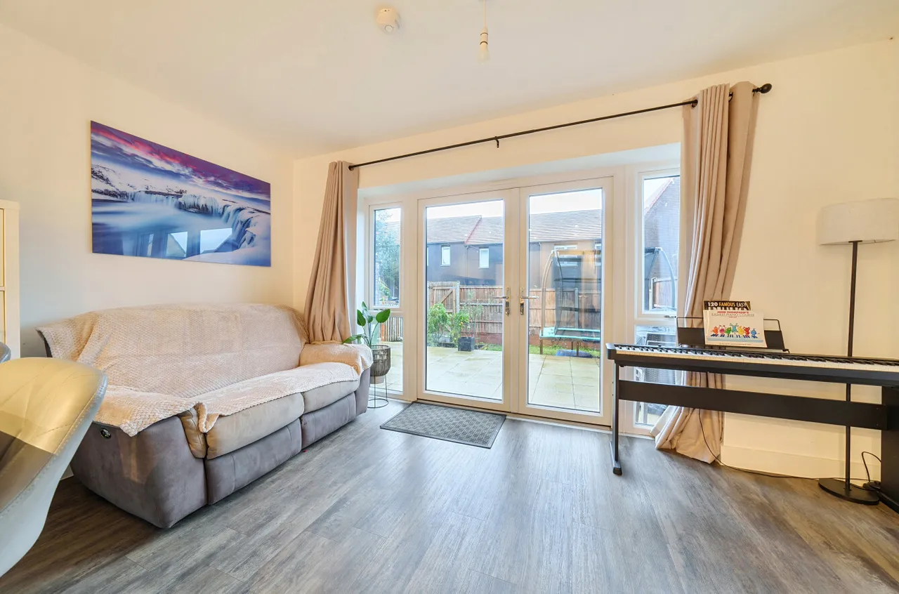 Allington Lane, Ebbsfleet Valley, DA10, photo 20