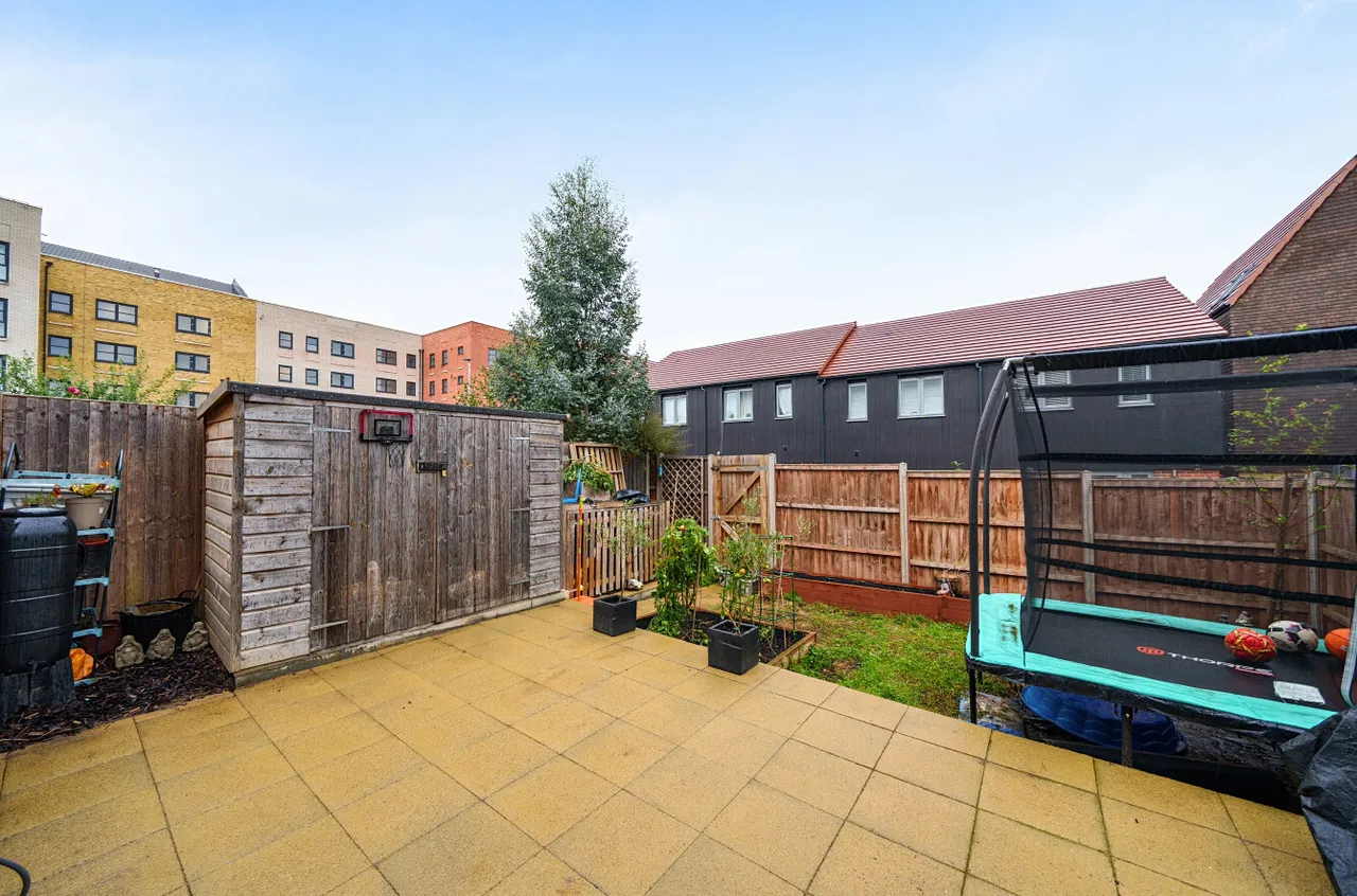 Allington Lane, Ebbsfleet Valley, DA10, photo 4