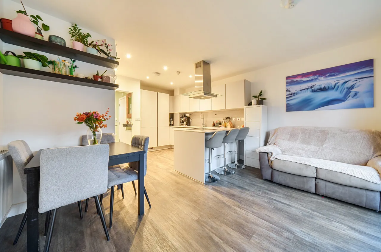 Allington Lane, Ebbsfleet Valley, DA10, photo 18