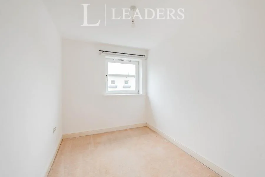 Trafalgar Gardens, Crawley, RH10, photo 7