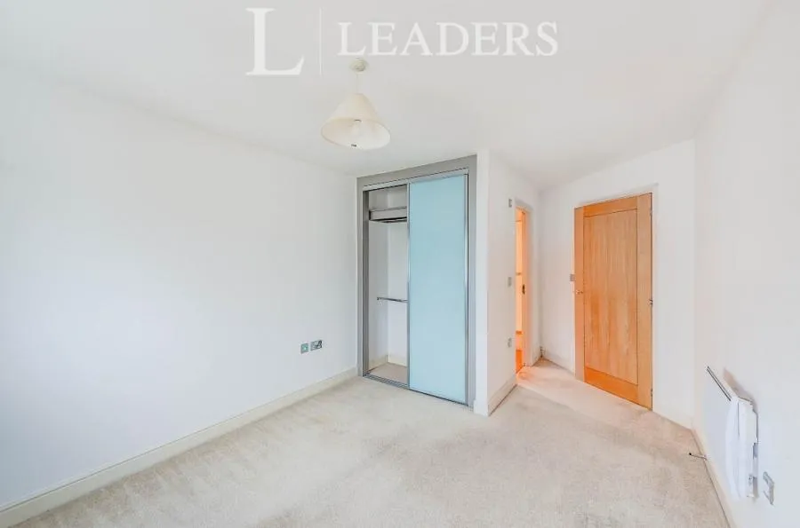 Trafalgar Gardens, Crawley, RH10, photo 5