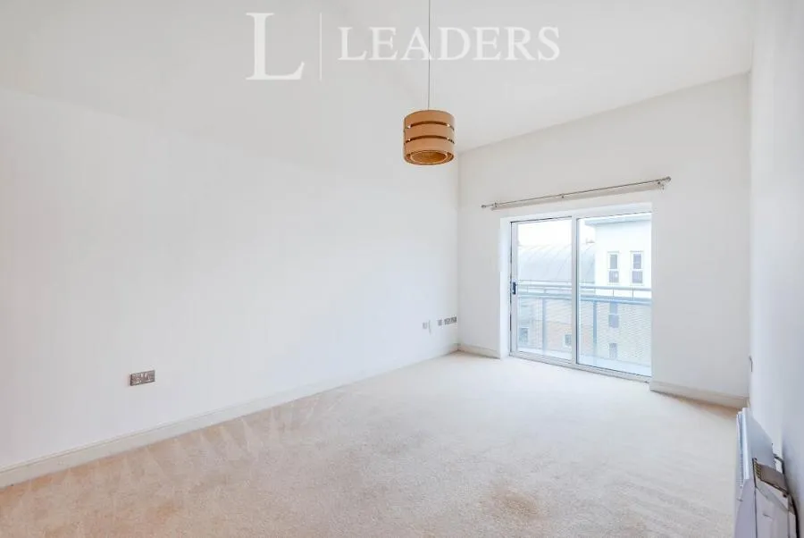 Trafalgar Gardens, Crawley, RH10, photo 6