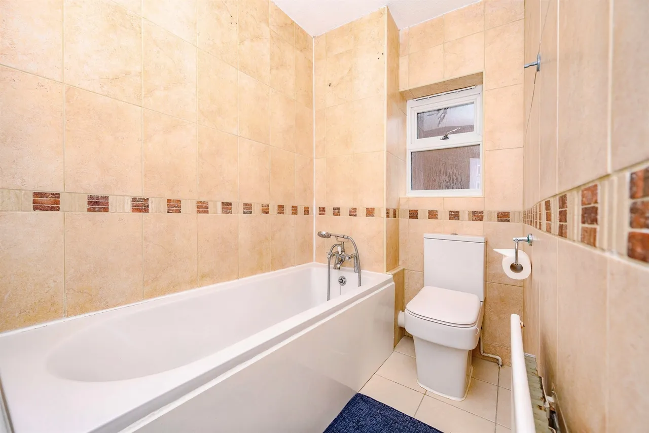 Tudor Manor Gardens, Watford, WD25, photo 16
