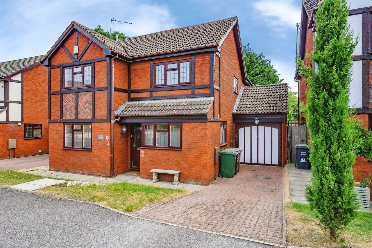 5 bed property to rent, Tudor Manor Gardens, Watford, WD25