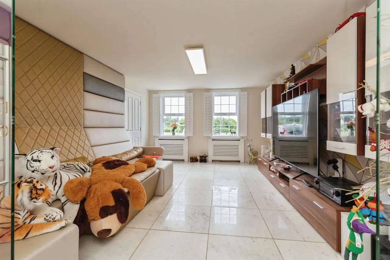 Deer Park, Thornbury, BS35, photo 2