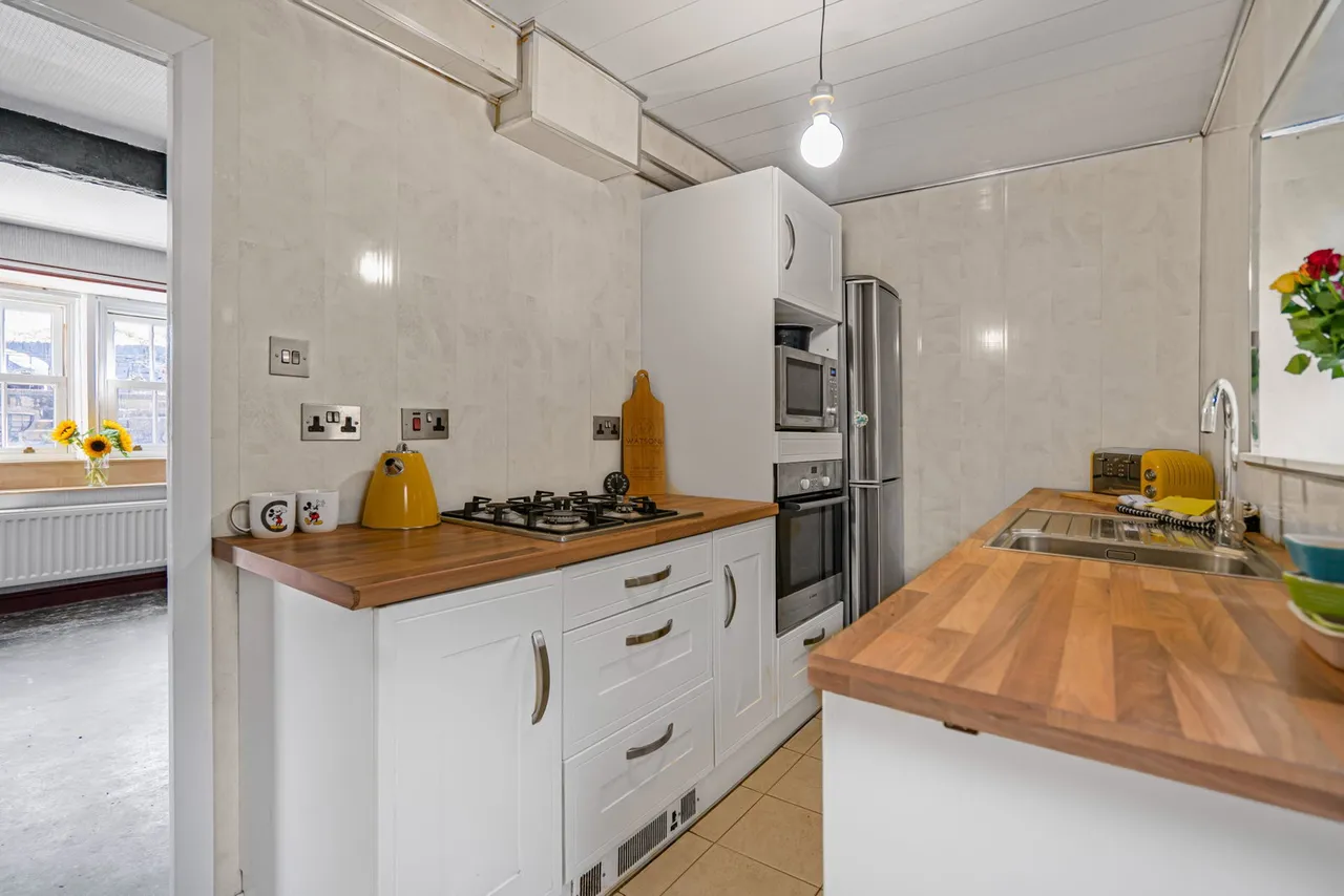 Laneside, Holywell Green, HX4, photo 2
