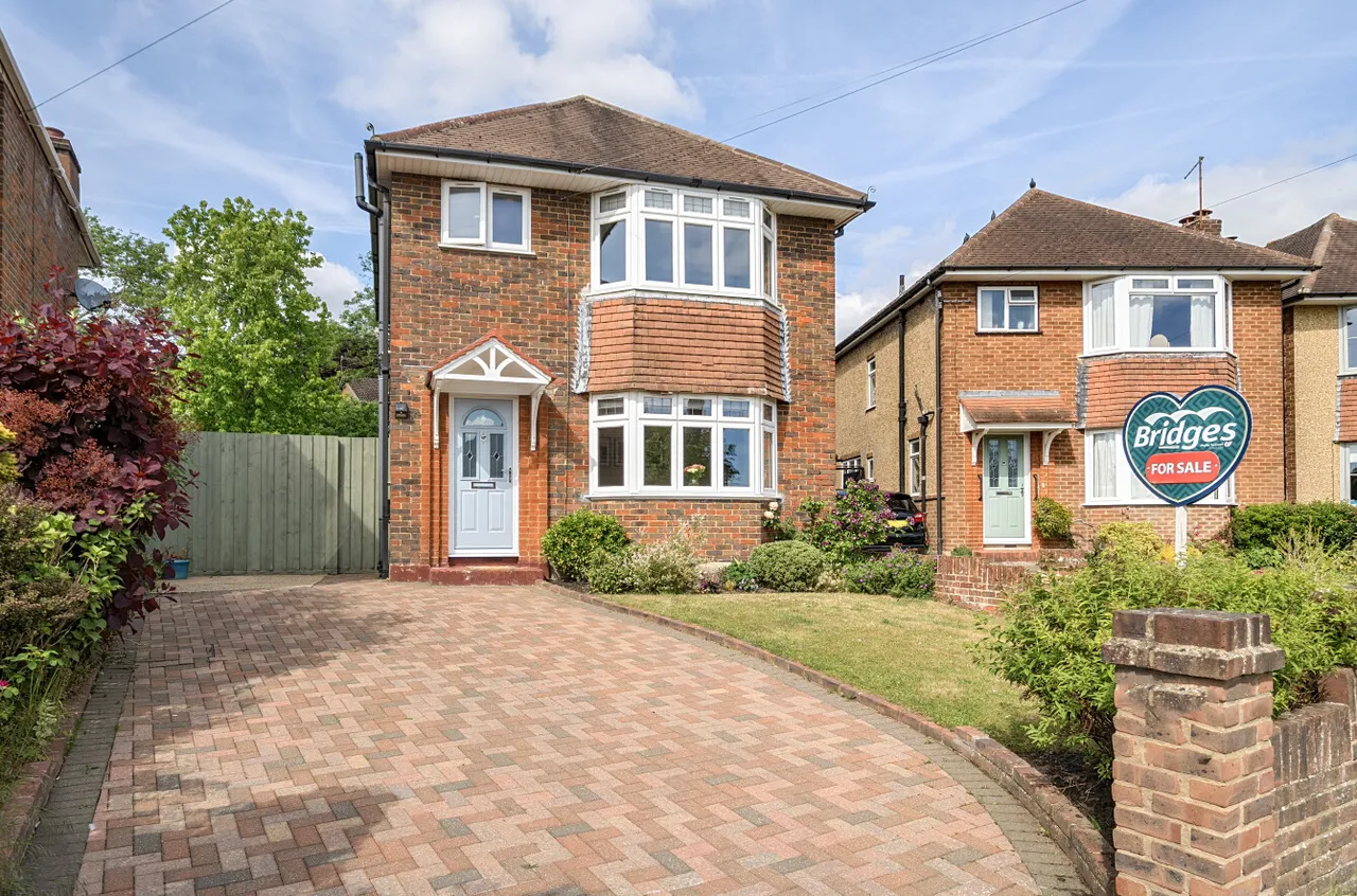 3 bed house for sale — Highfield Gardens, Aldershot, Hampshire, GU11 3DB