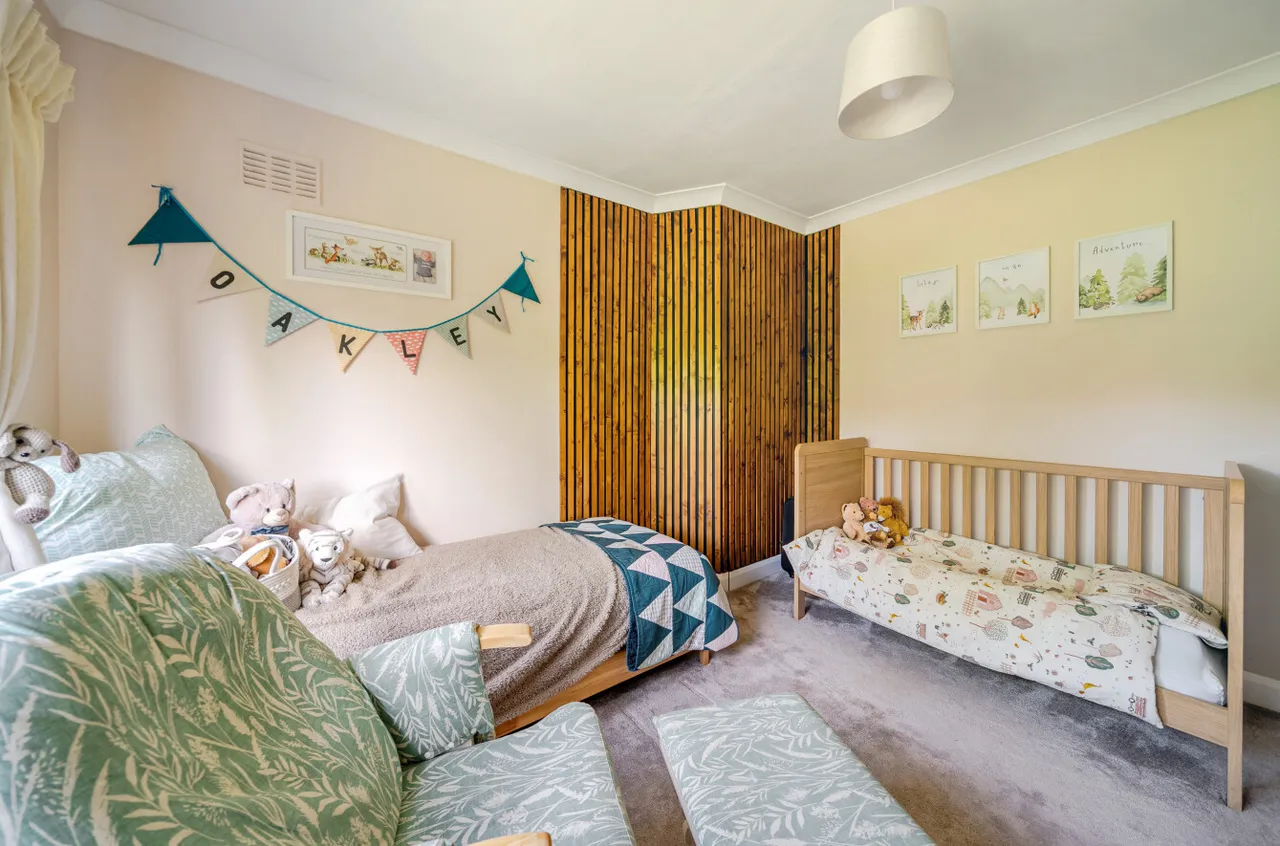 Highfield Gardens, Aldershot, Hampshire, GU11 3DB, photo 21