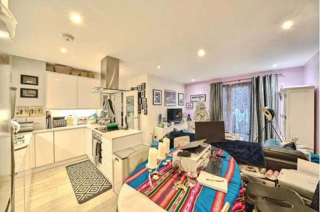 76 Sidmouth Avenue, Isleworth, photo 2