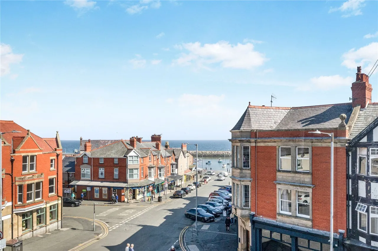 2 bed flat for sale, Rhos Road, Rhos on Sea, LL28