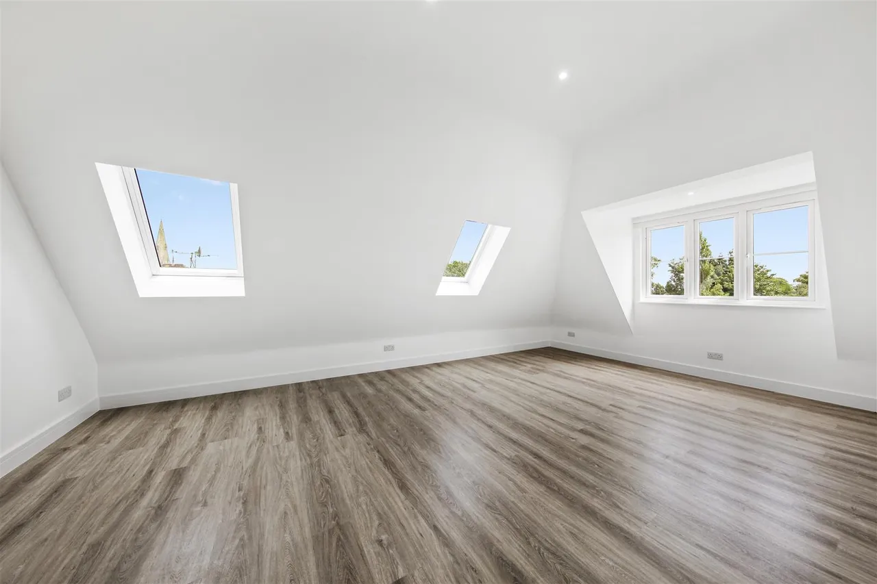 Tudor Gardens, Kingsbury, NW9, photo 3