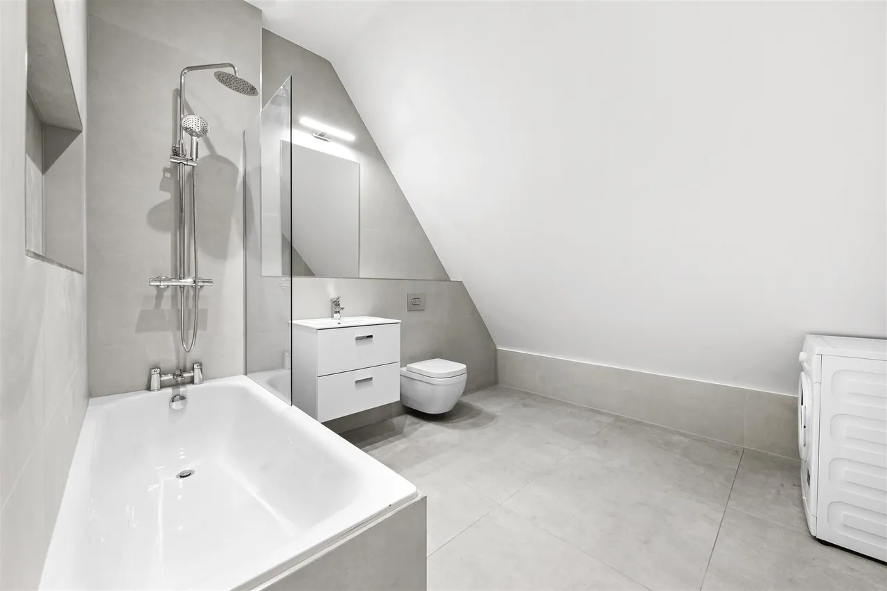 Tudor Gardens, Kingsbury, NW9, photo 4
