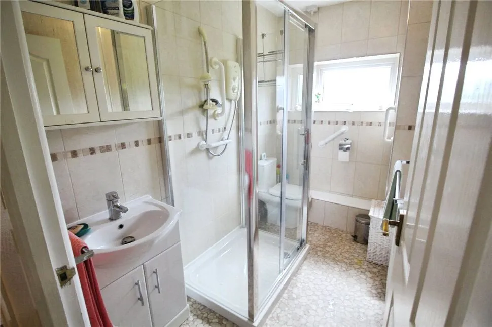 Milgrove Crescent, High Green, Sheffield, S35, photo 2