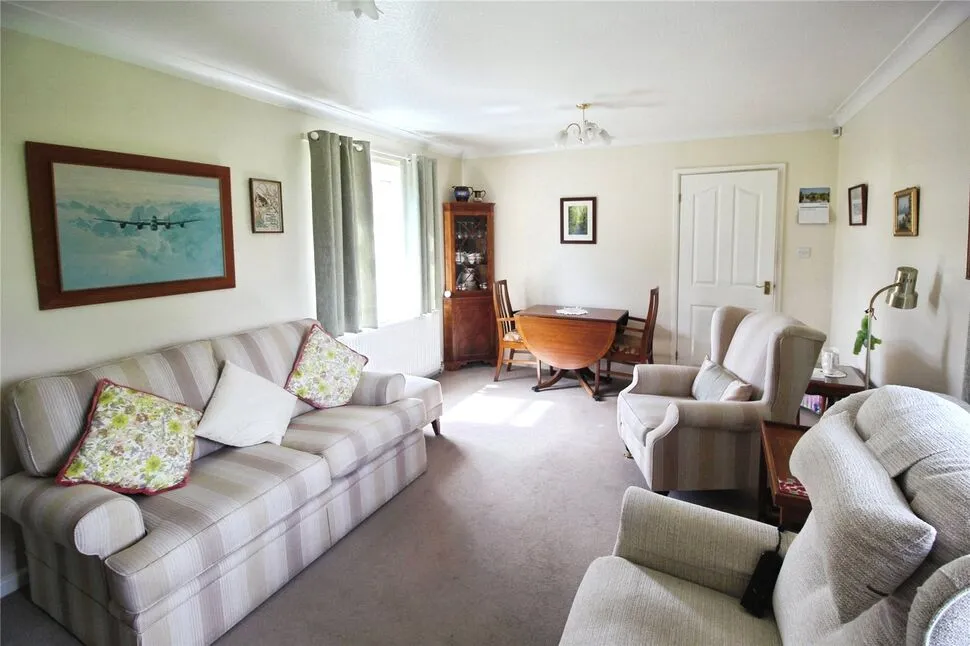 Milgrove Crescent, High Green, Sheffield, S35, photo 9