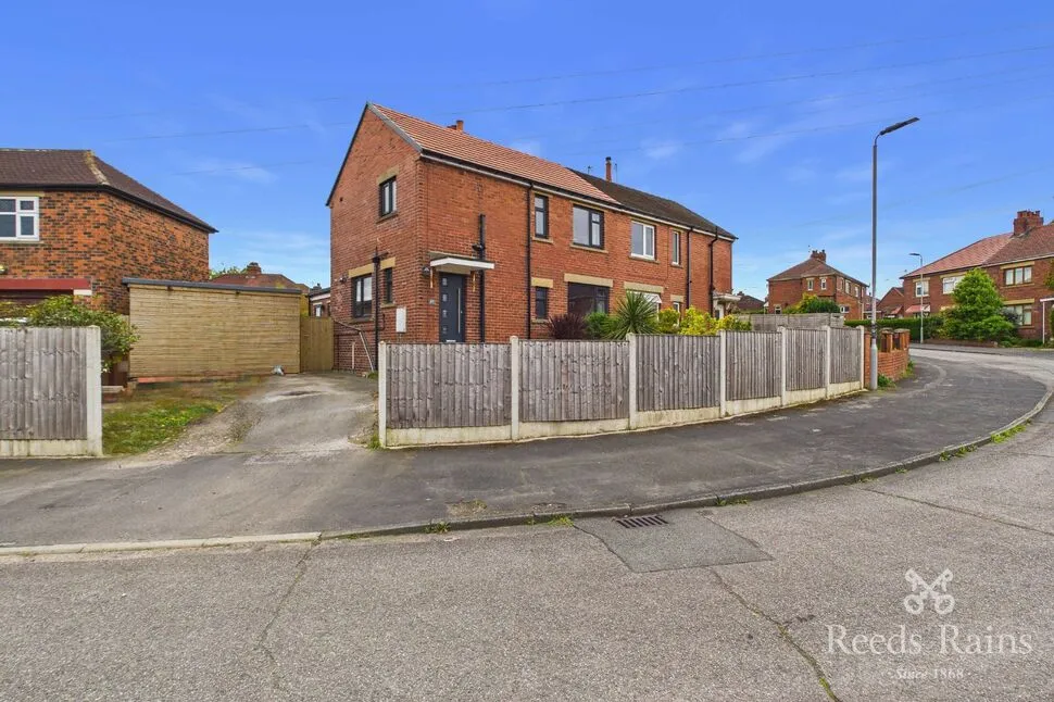 3 bed house for sale — Mountbatten Crescent, Wakefield, West Yorkshire, WF1