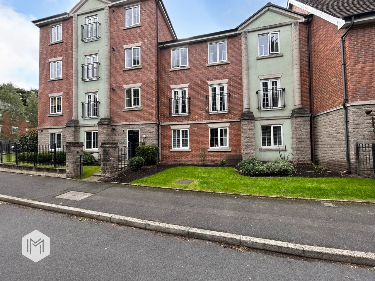 2 bed flat for sale — Temple Road, Bolton, BL1 8DX