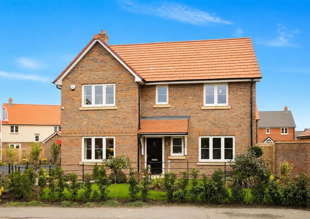4 bed house for sale, Buckenham Road, Attleborough, NR17