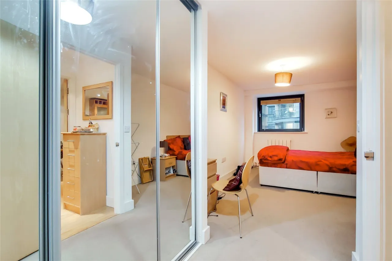 Millharbour, London, E14, photo 3