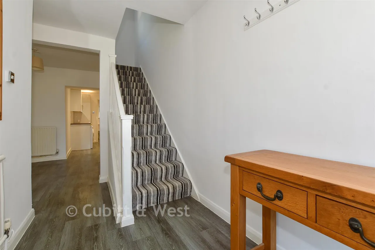 Glebe Road, Cranleigh, GU6, photo 6