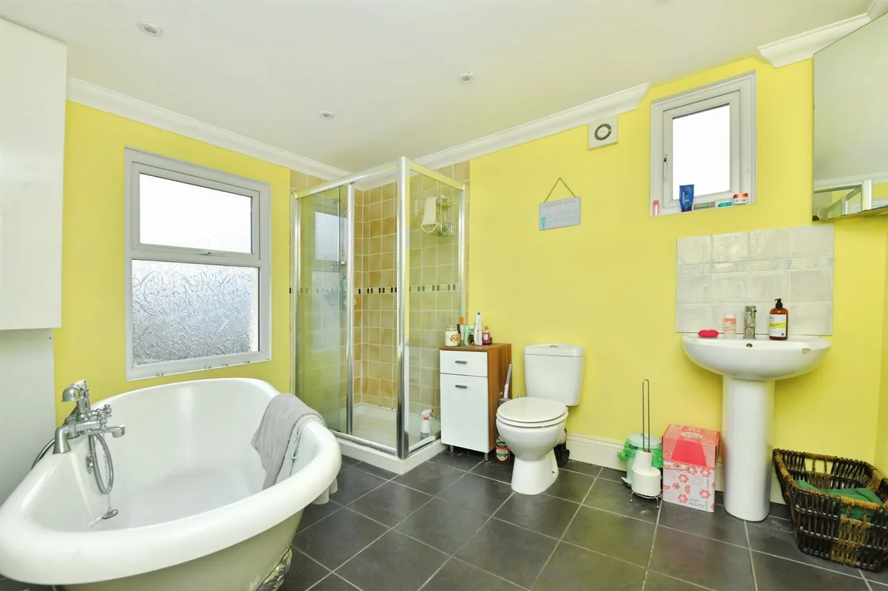Victoria Road, Saltash, photo 12