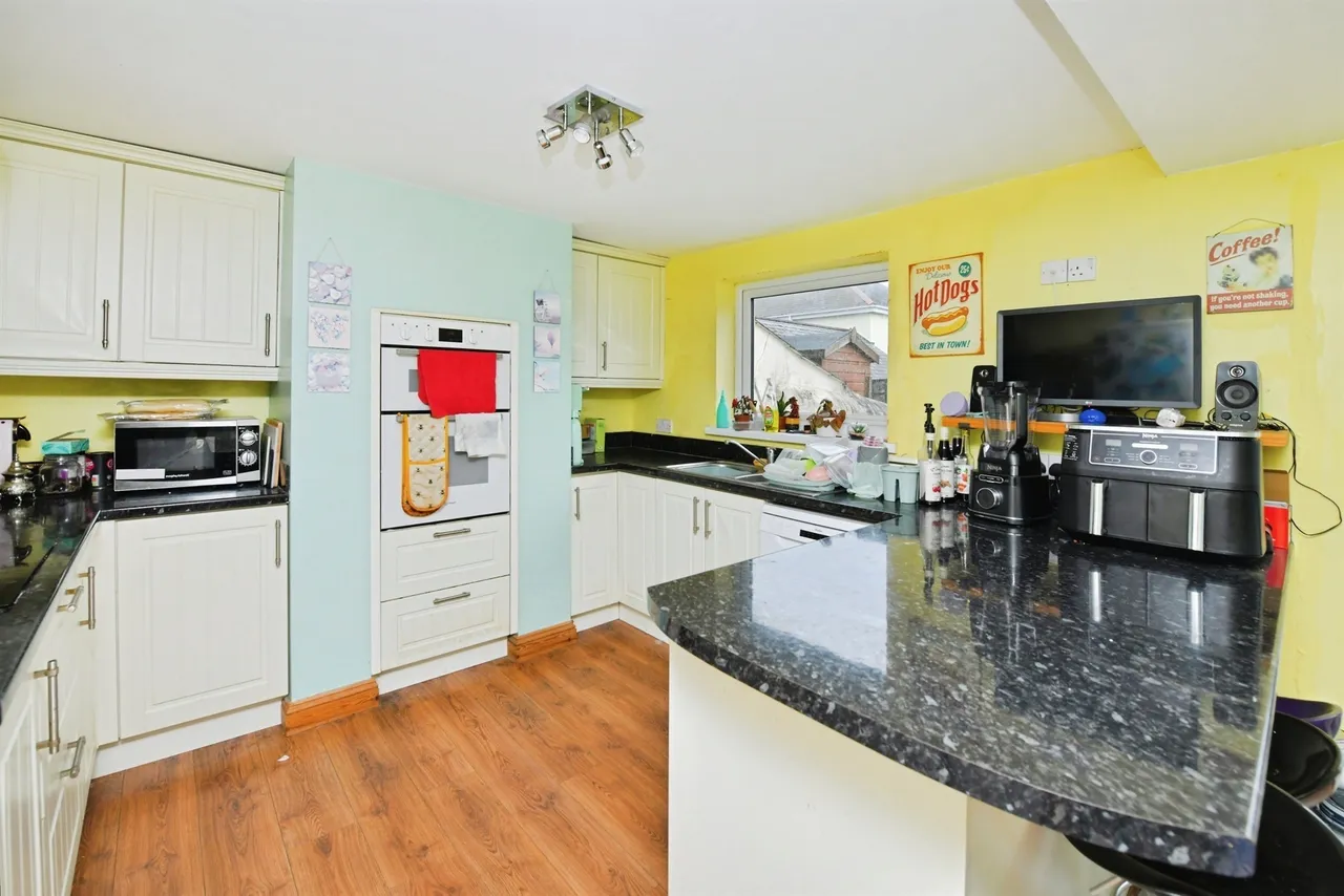 Victoria Road, Saltash, photo 9