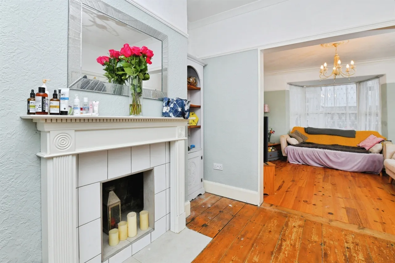 Victoria Road, Saltash, photo 5