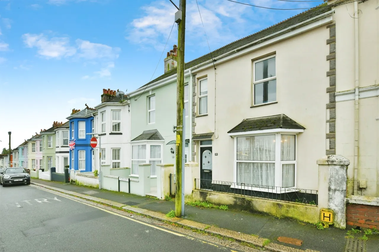 3 bed house for sale — Victoria Road, Saltash