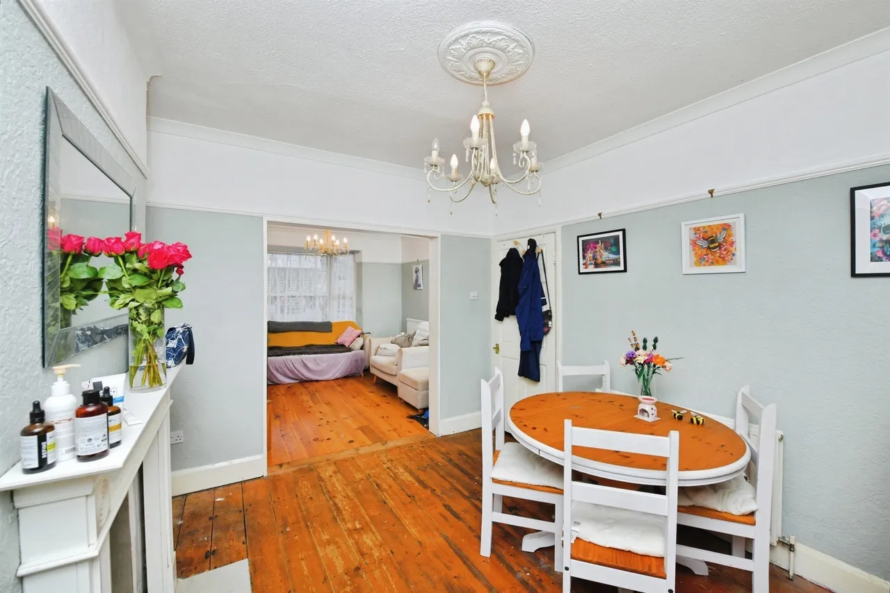 Victoria Road, Saltash, photo 4