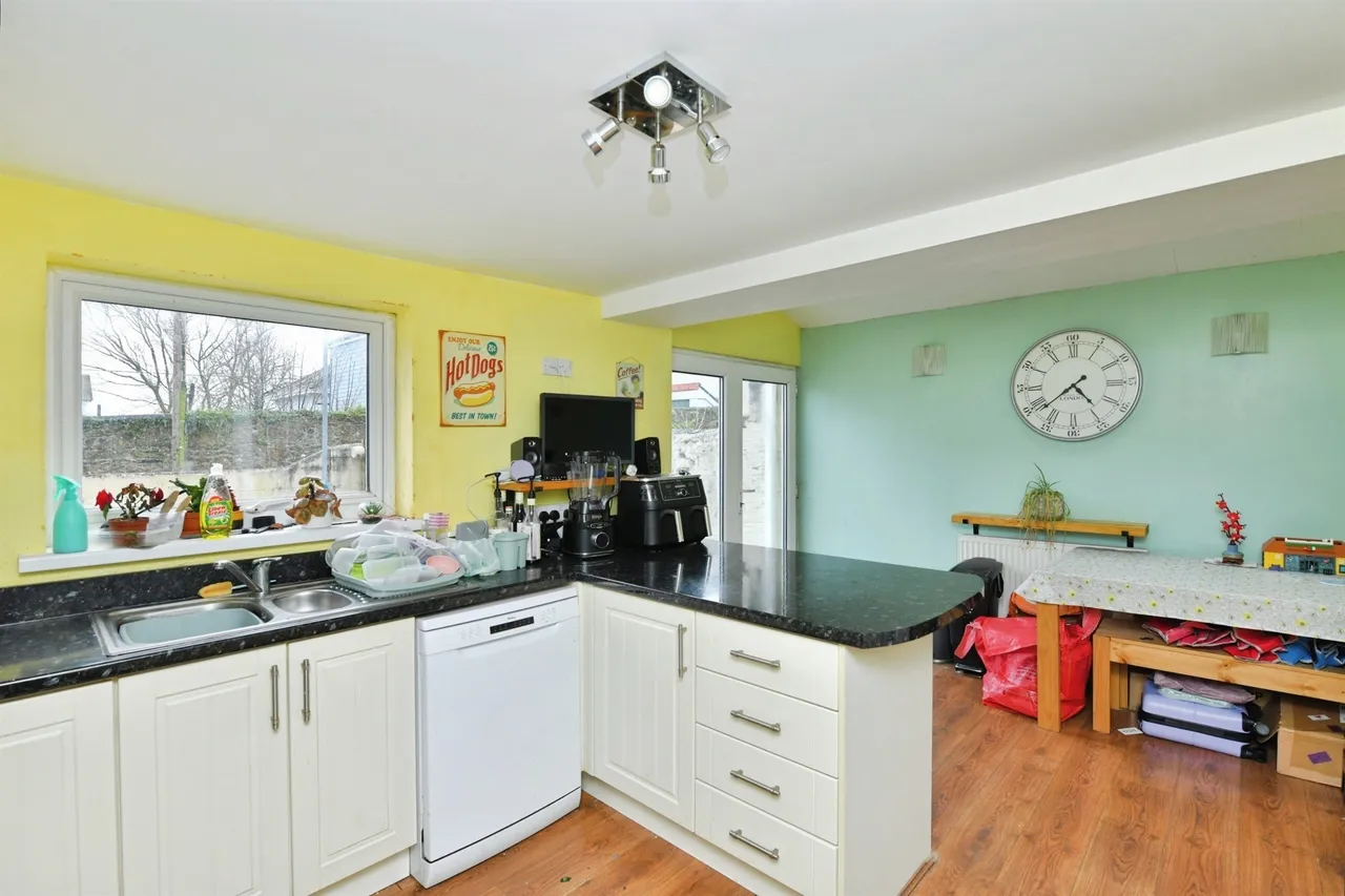 Victoria Road, Saltash, photo 10