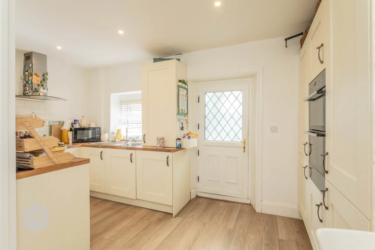 Lee Lane, Horwich, Bolton, BL6 7AF, photo 4