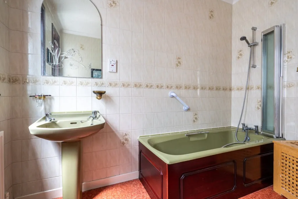 Cross Lane East, Gravesend, DA12, photo 14