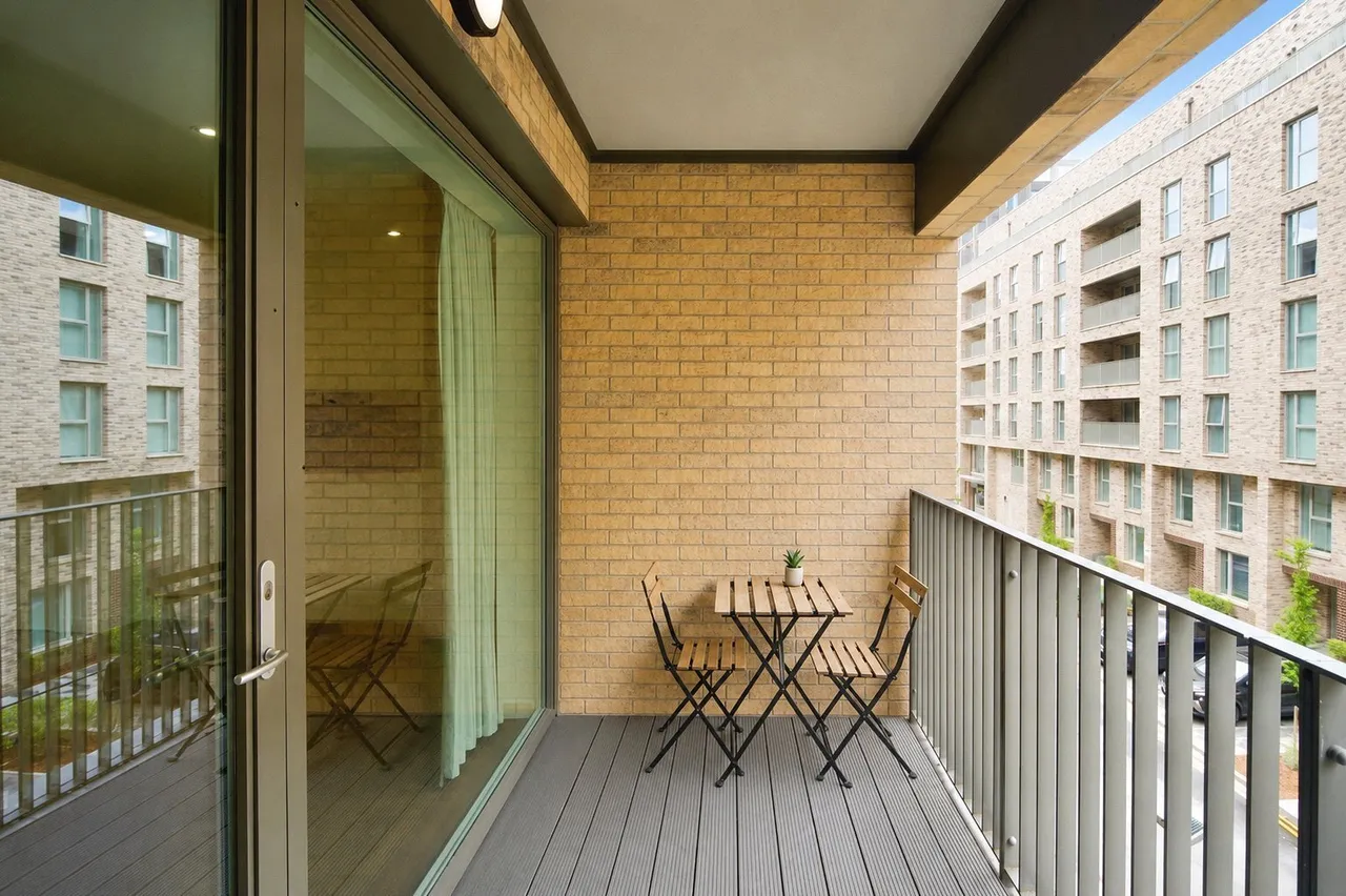 Mahindra Way, Beckton, London, E6, photo 10