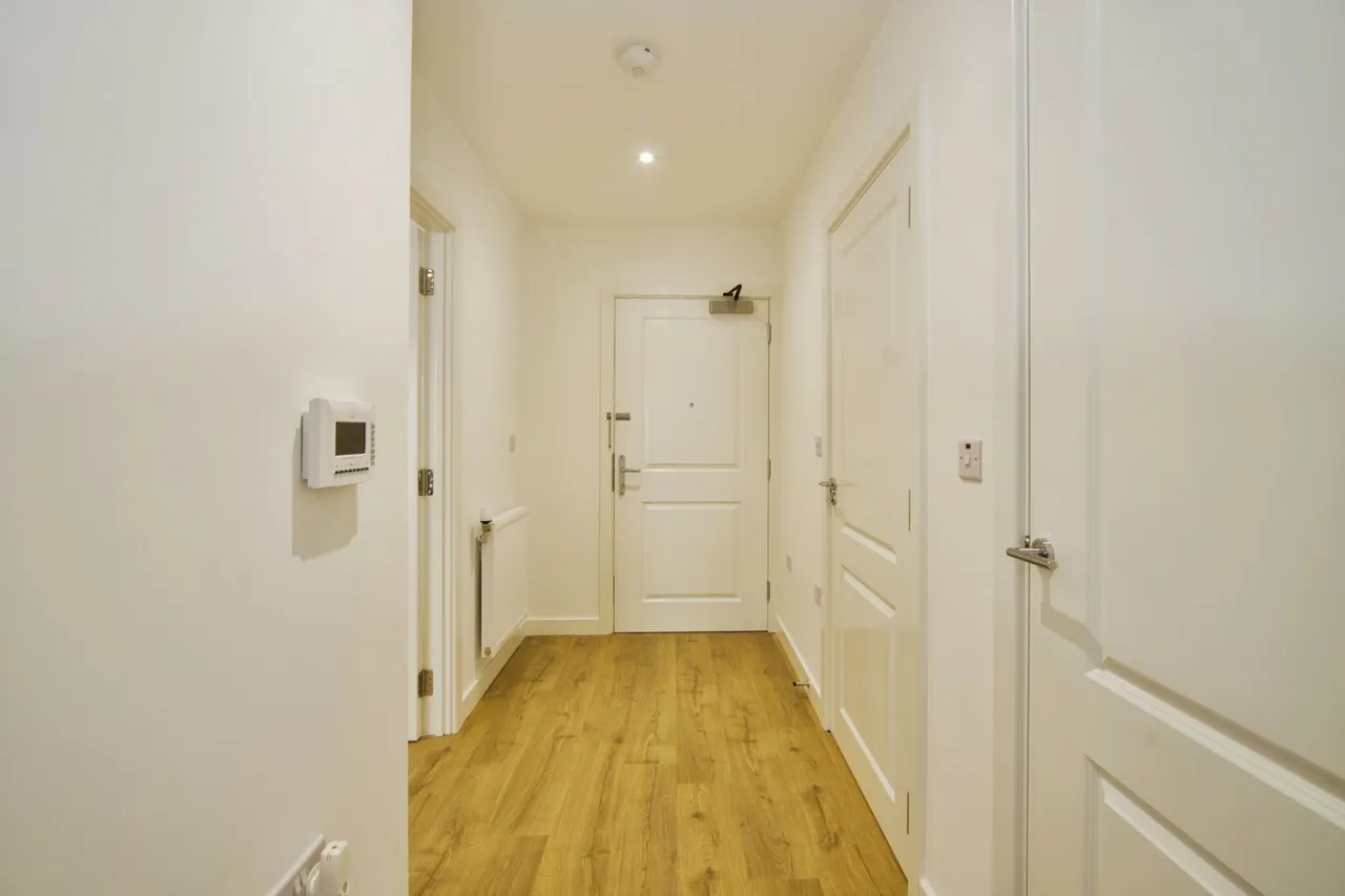 Mahindra Way, Beckton, London, E6, photo 9