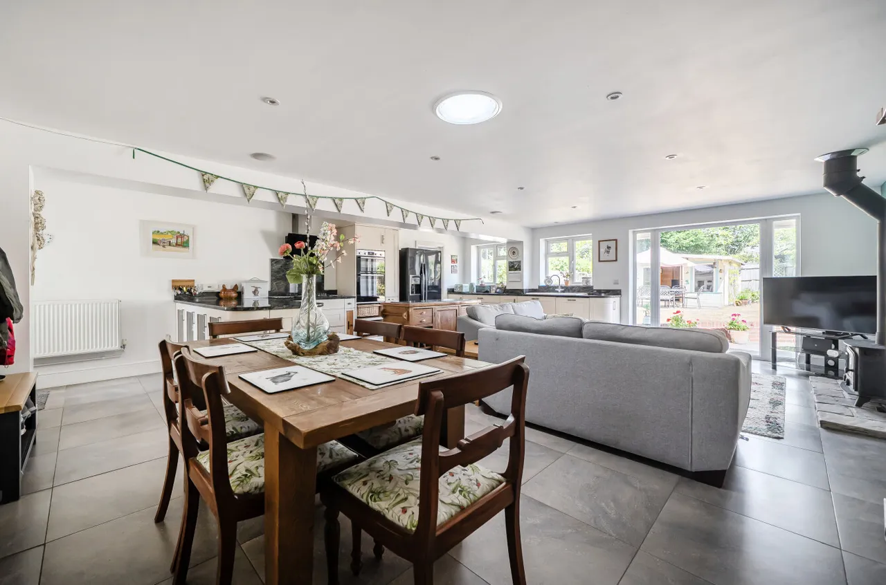 4 bed house for sale — Burney Bit, Pamber Heath, Tadley, Hampshire, RG26 3TJ