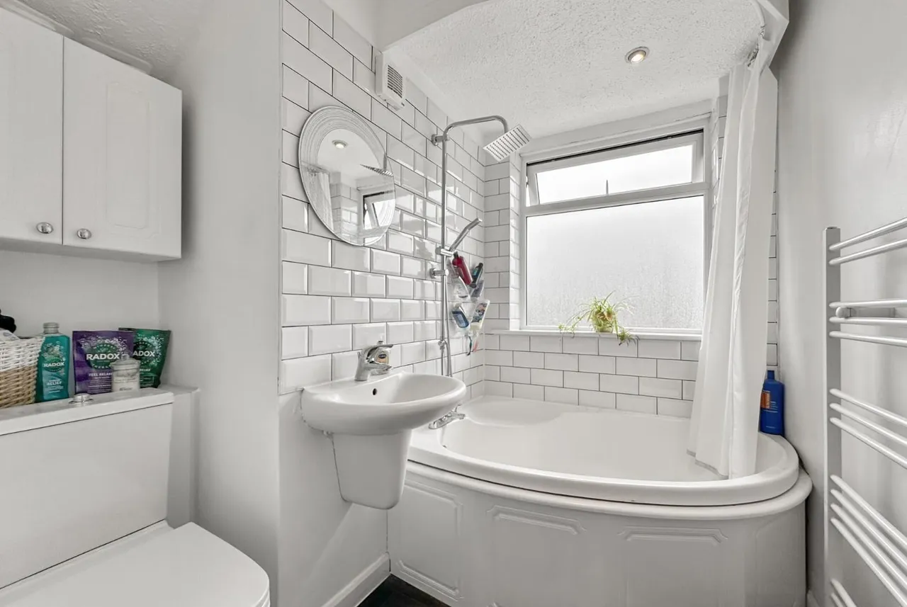 Clover Road, Timperley, Cheshire WA15 7NL, photo 19