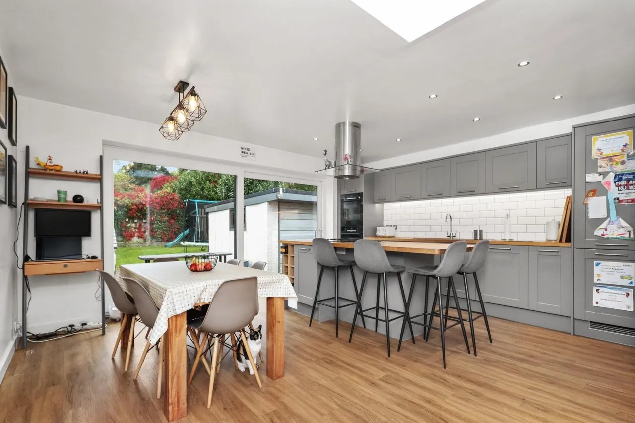 Clover Road, Timperley, Cheshire WA15 7NL, photo 4