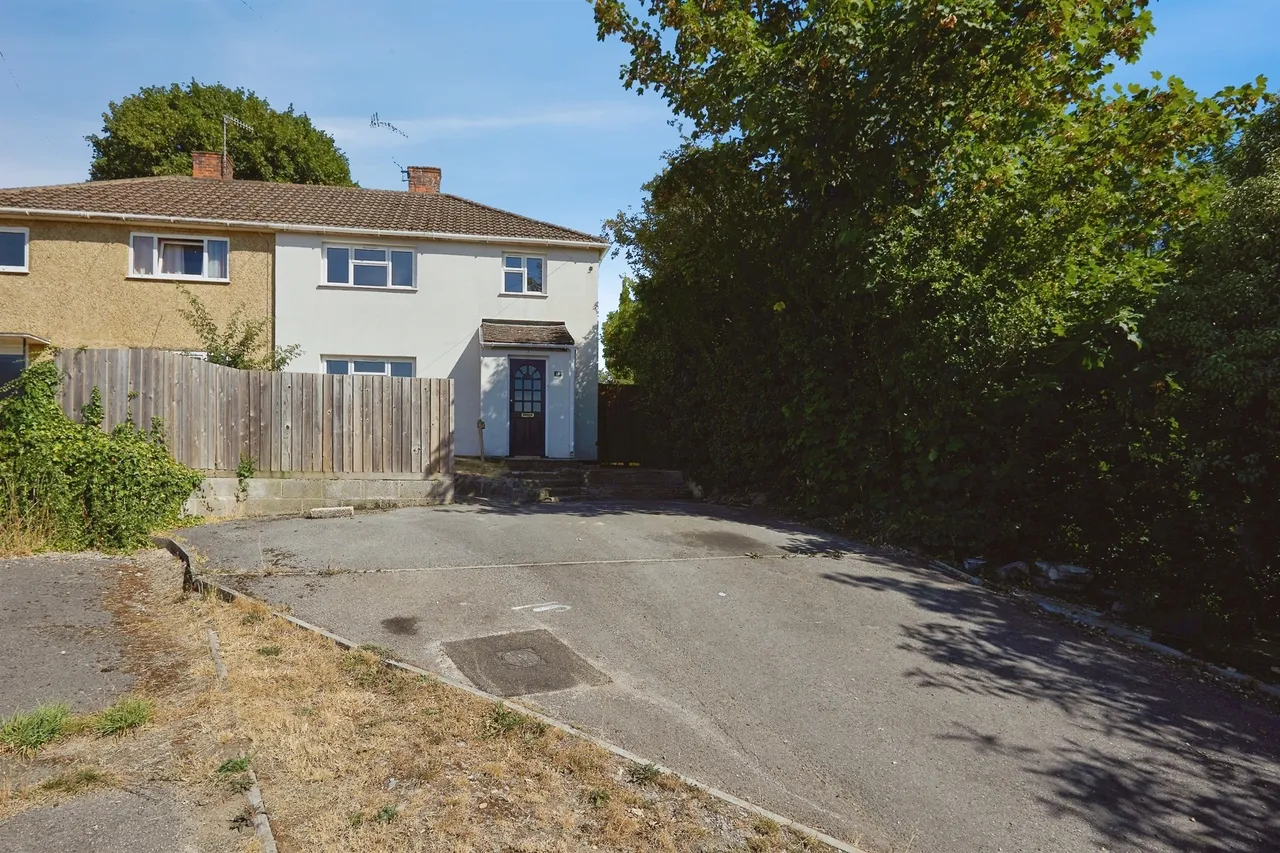 3 bed house for sale — Westwood Road, Salisbury