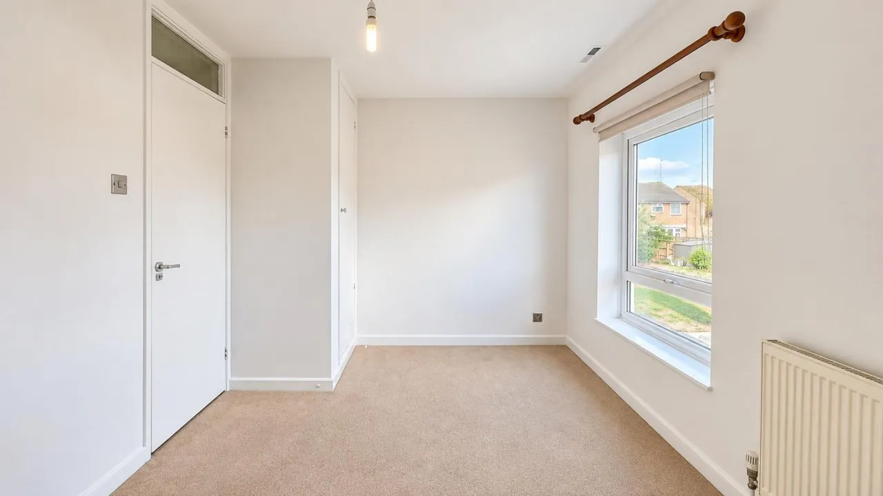 Handside Close, Worcester Park, KT4 8QG, photo 6