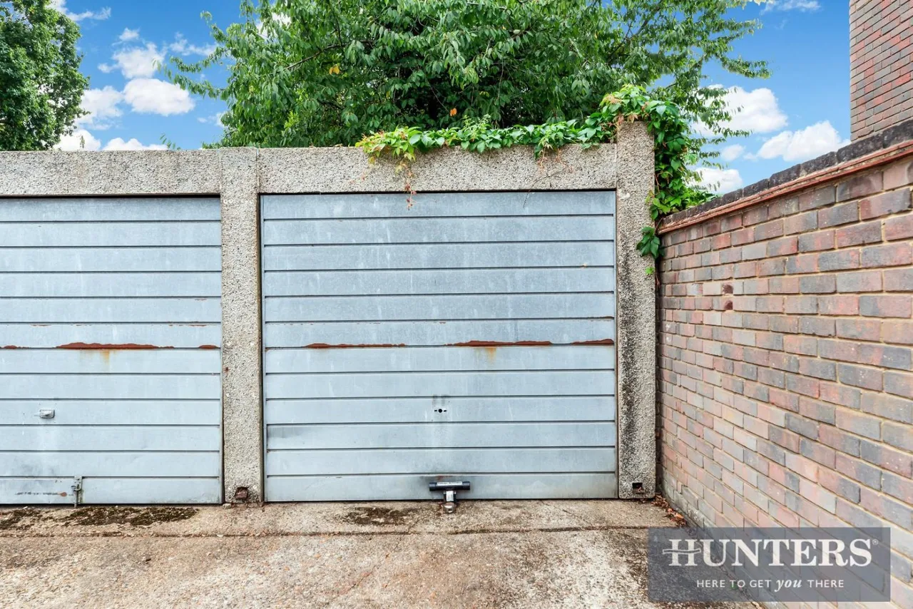 Handside Close, Worcester Park, KT4 8QG, photo 12